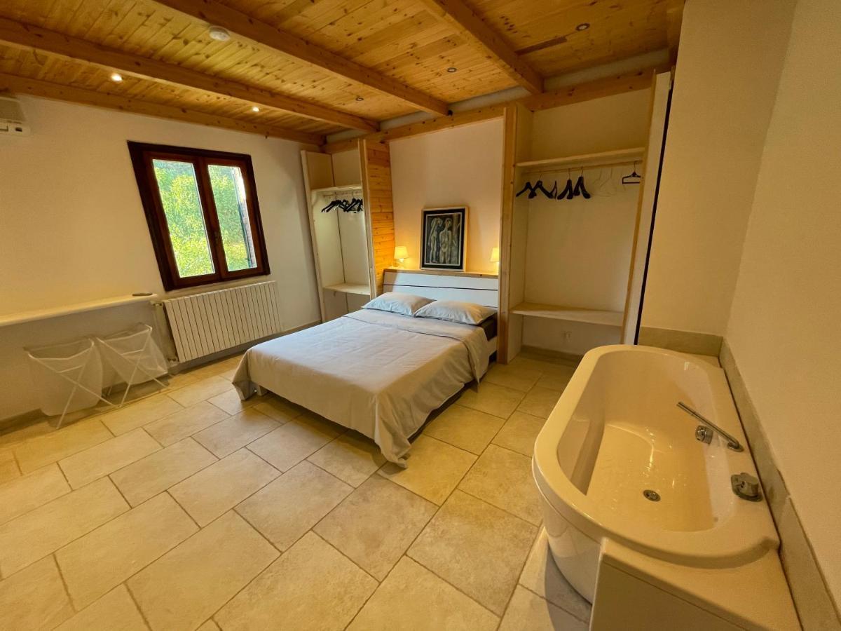 Villa Chez Elio ออสตูนี ภายนอก รูปภาพ